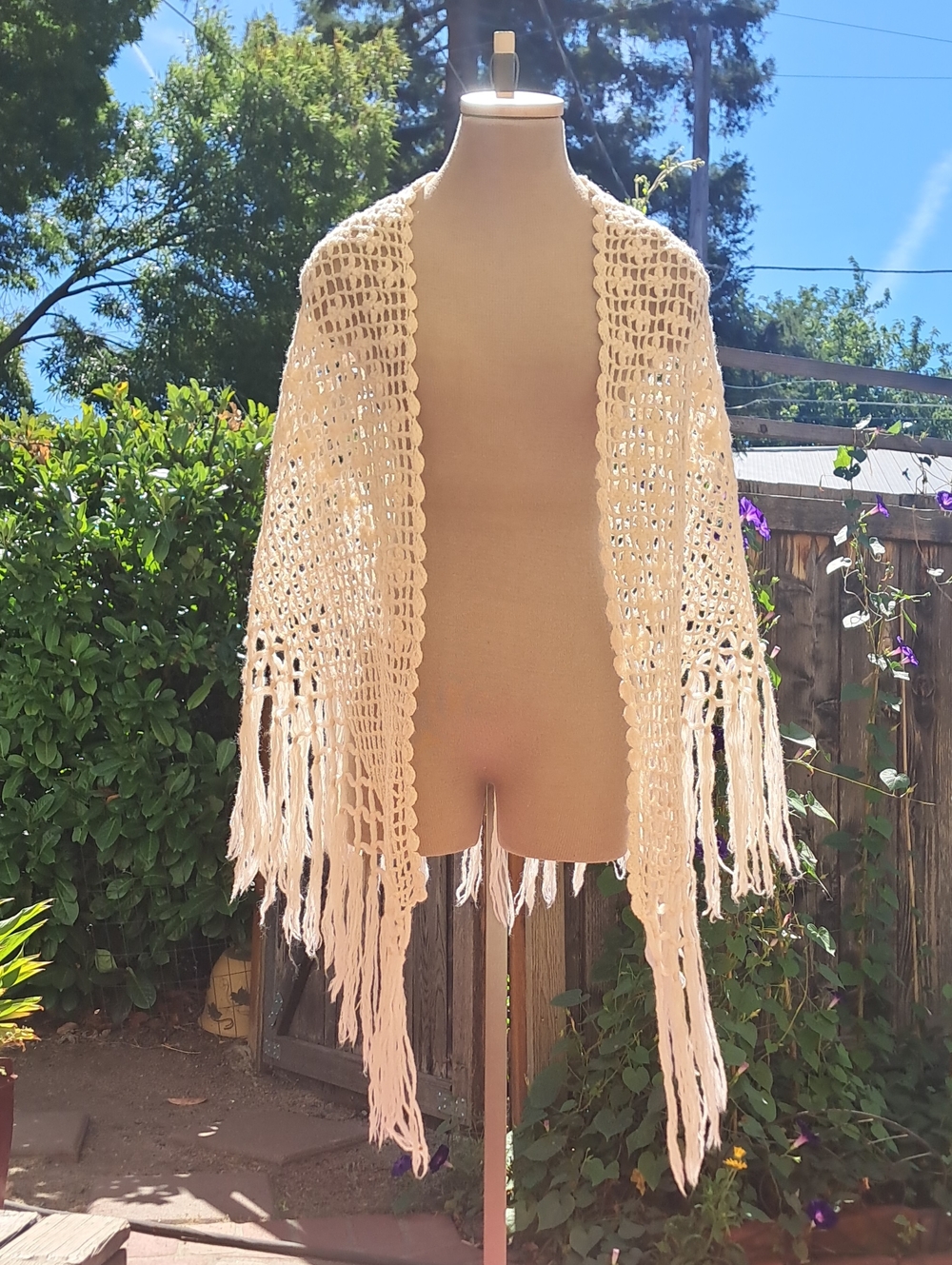 Vintage 60's 70's Women's Cream Crochet Fringe Tassel Shawl Sweater Wrap Boho